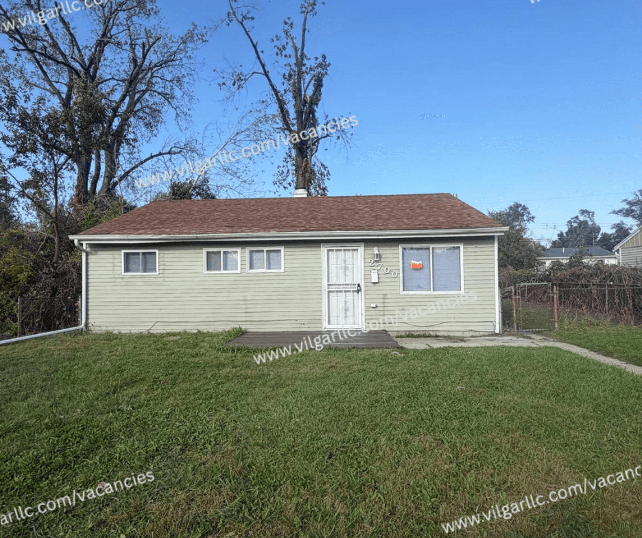 Gary House: 2700 Central Dr