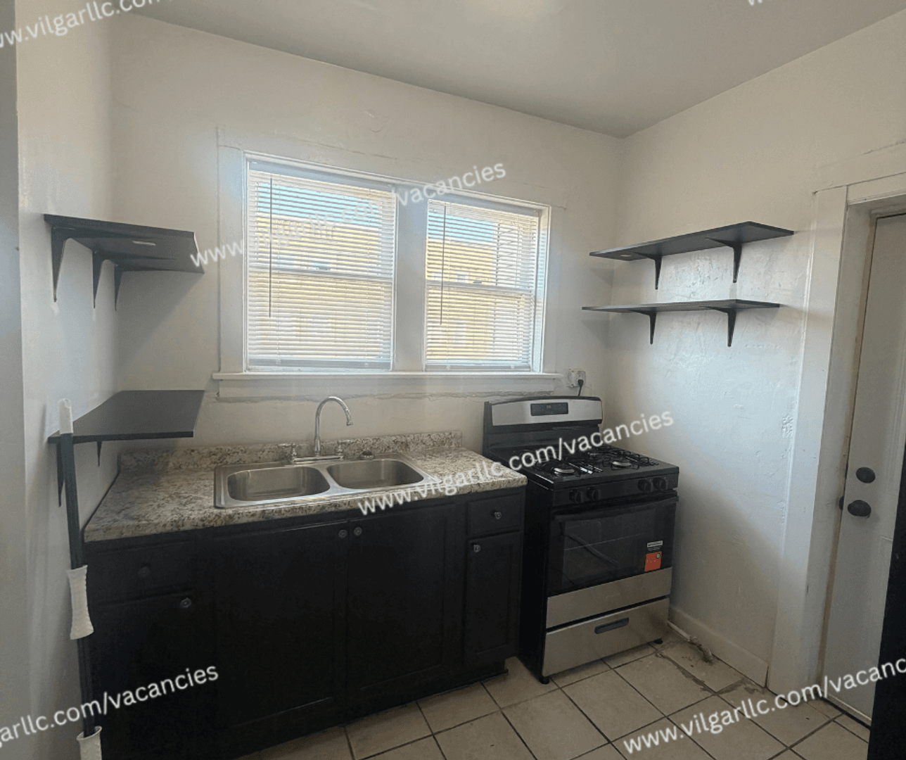 Gary Apartment: 1514 W 5th Ave