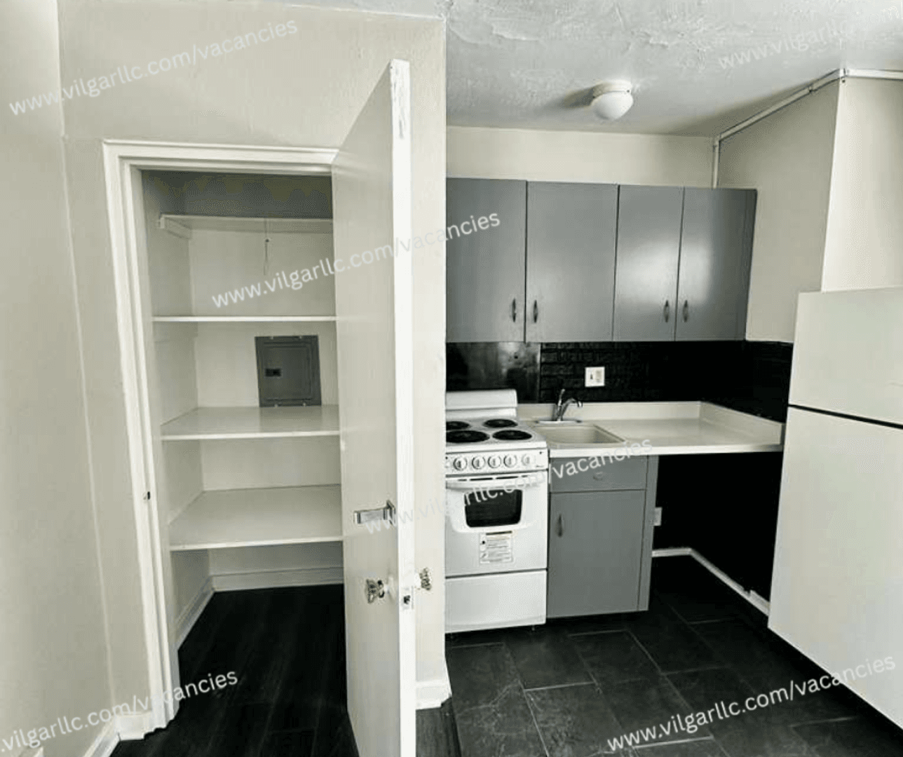 La Porte Apartment: 1520 Monroe St,