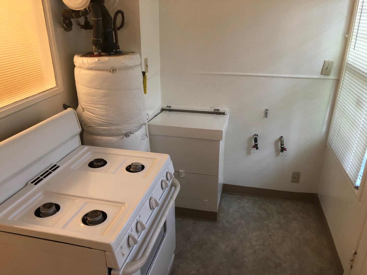 Oakland Apartment: 1320-1322 97th Ave