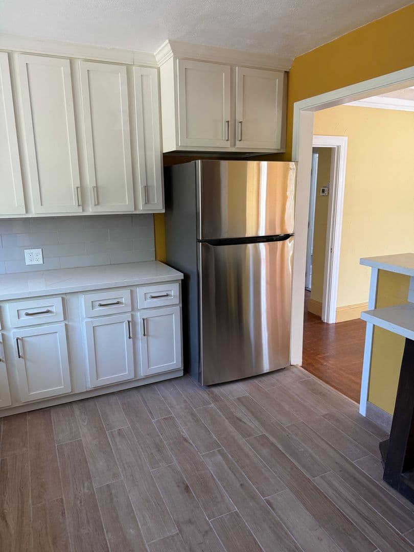 Oakland Apartment: 667 65th St