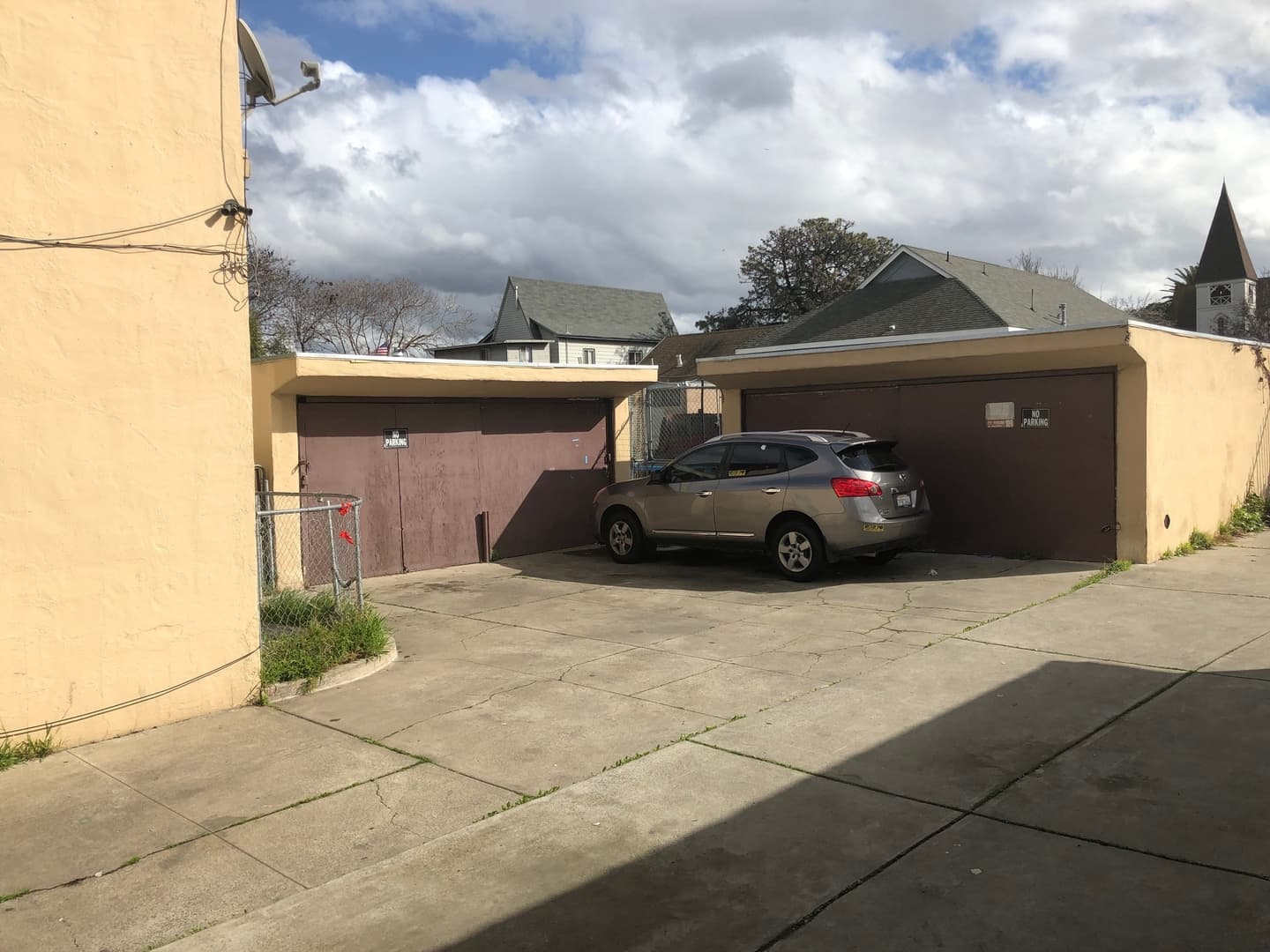 Oakland Apartment: 1320-1322 97th Ave
