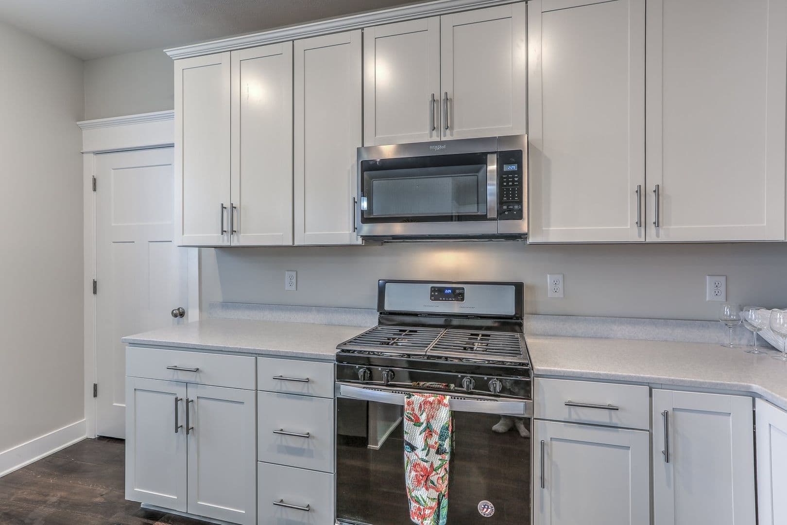Omaha Apartment: 13178 Lincoln Road