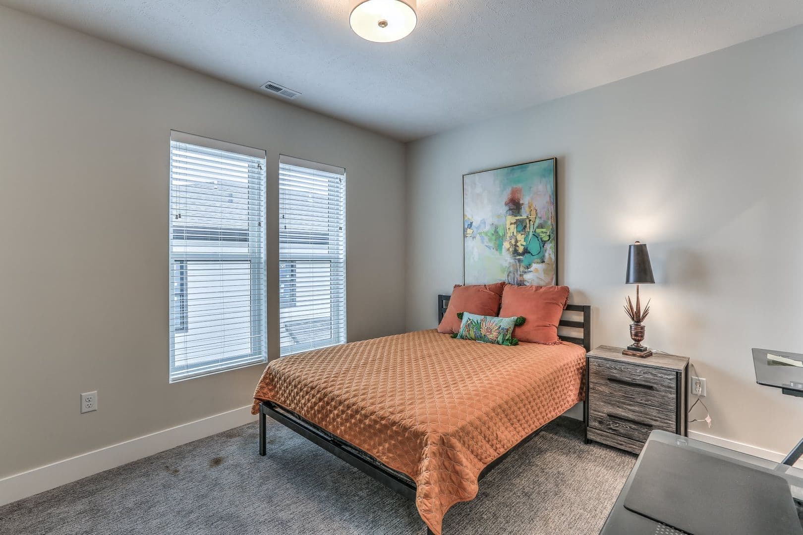 Omaha Apartment: 13178 Lincoln Road