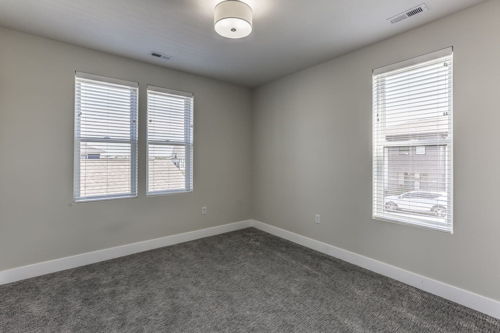 Omaha Apartment: 13178 Lincoln Road