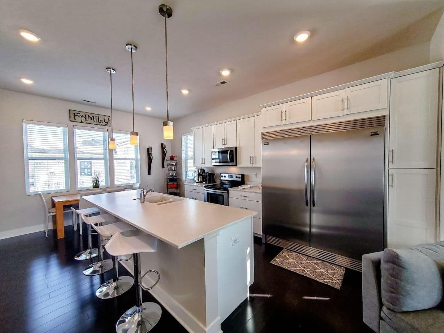 Omaha Apartment: 13178 Lincoln Road