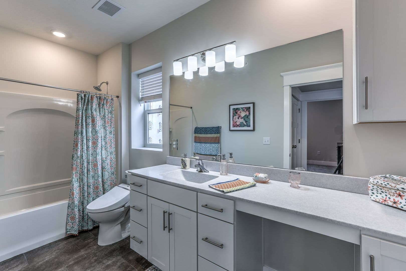 Omaha Apartment: 13178 Lincoln Road