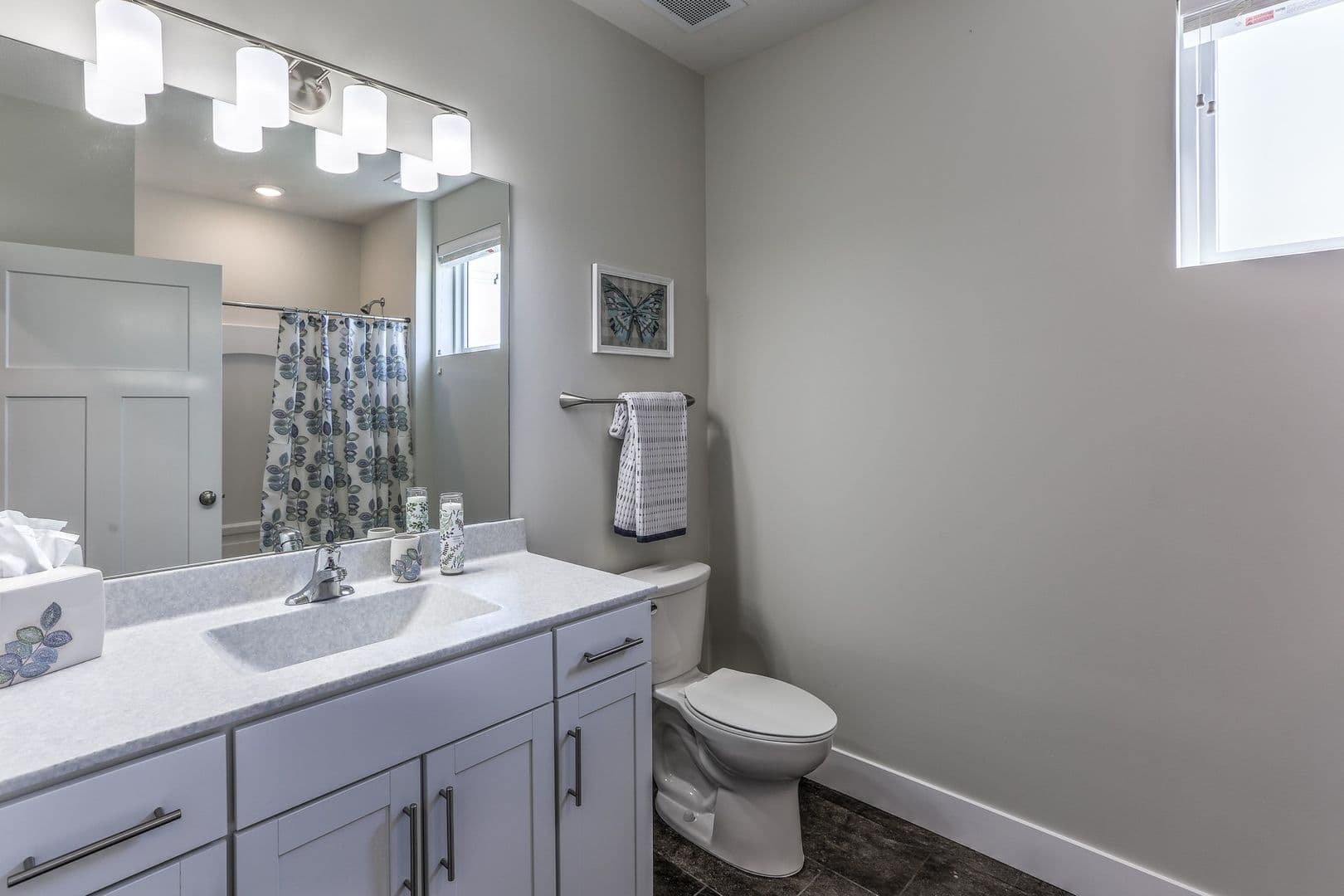 Omaha Apartment: 13178 Lincoln Road