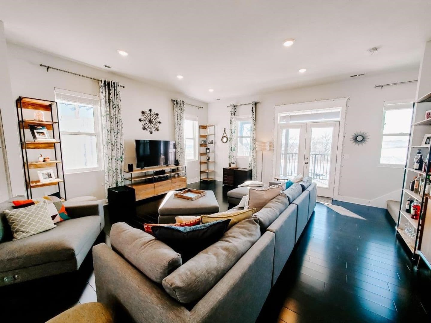 Omaha Apartment: 13178 Lincoln Road