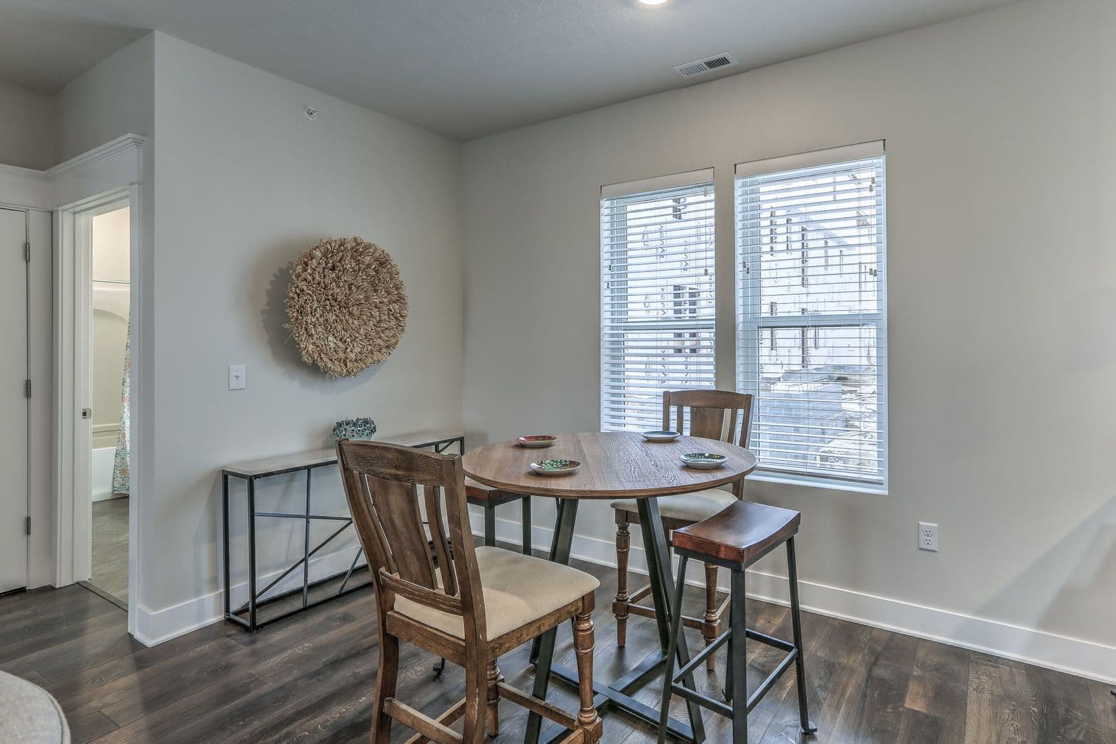 Omaha Apartment: 13178 Lincoln Road