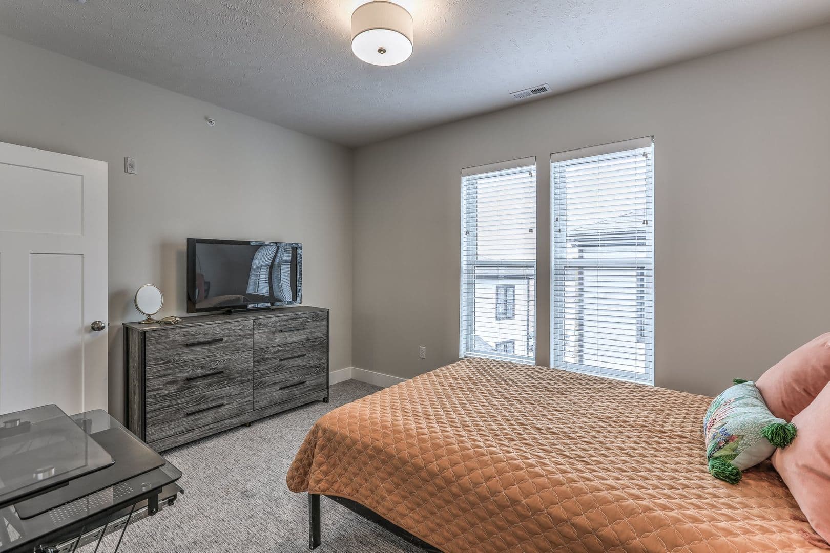 Omaha Apartment: 13178 Lincoln Road