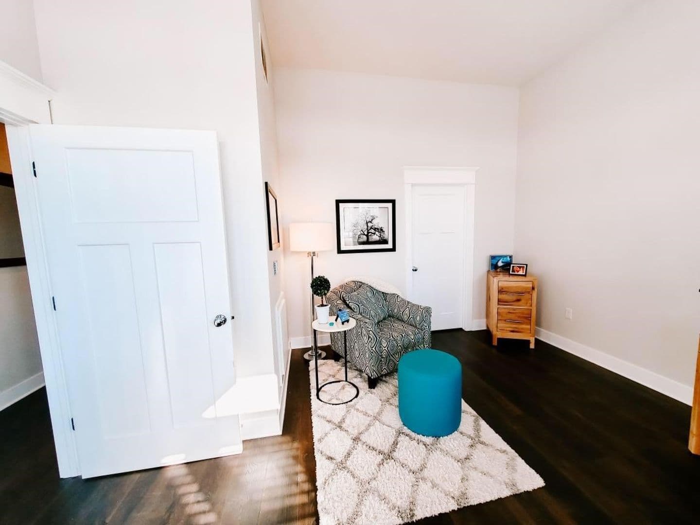 Omaha Apartment: 13178 Lincoln Road