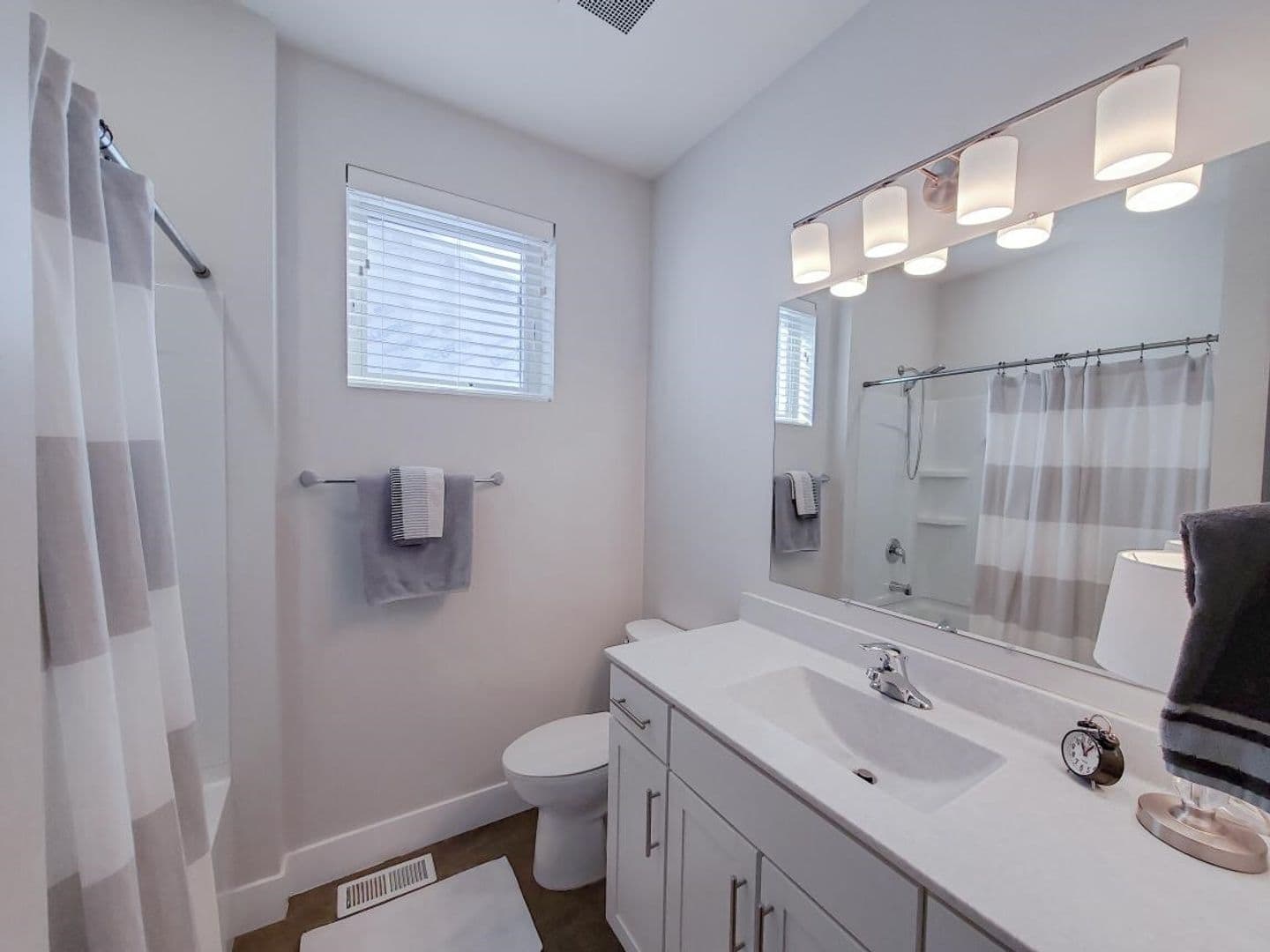 Omaha Apartment: 13178 Lincoln Road