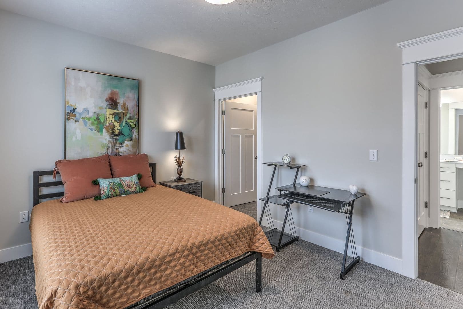 Omaha Apartment: 13178 Lincoln Road