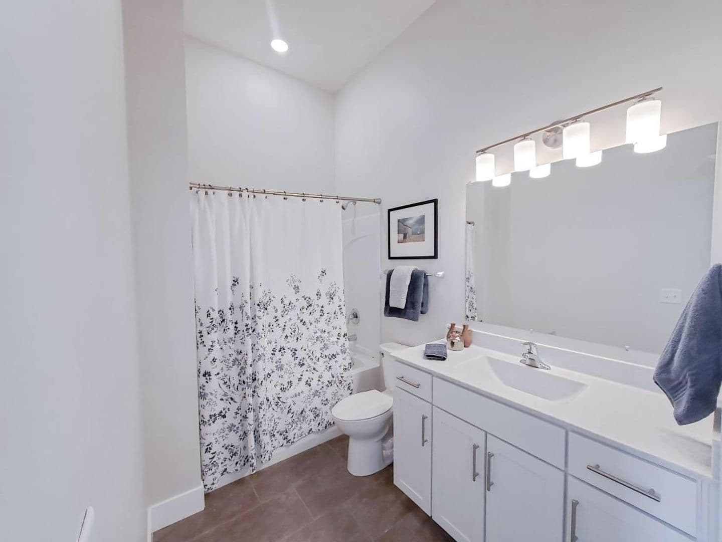 Omaha Apartment: 13178 Lincoln Road