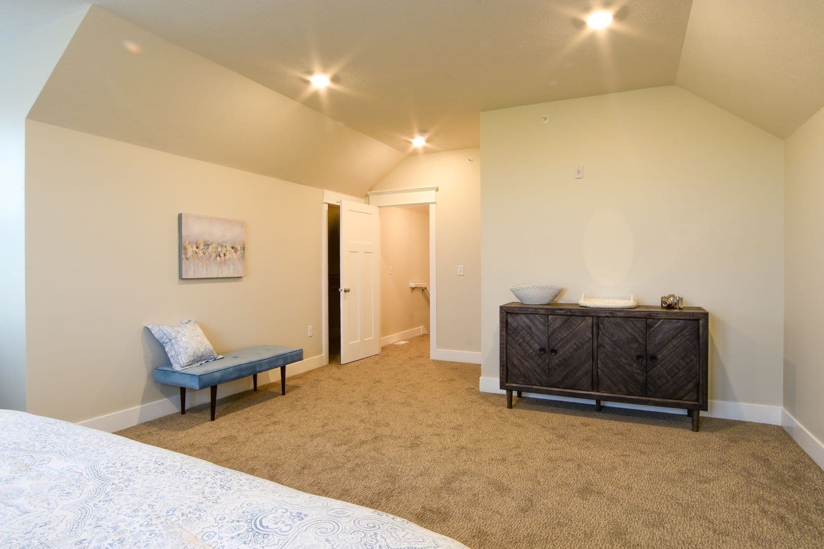 Omaha Apartment: 13108 Lincoln Road