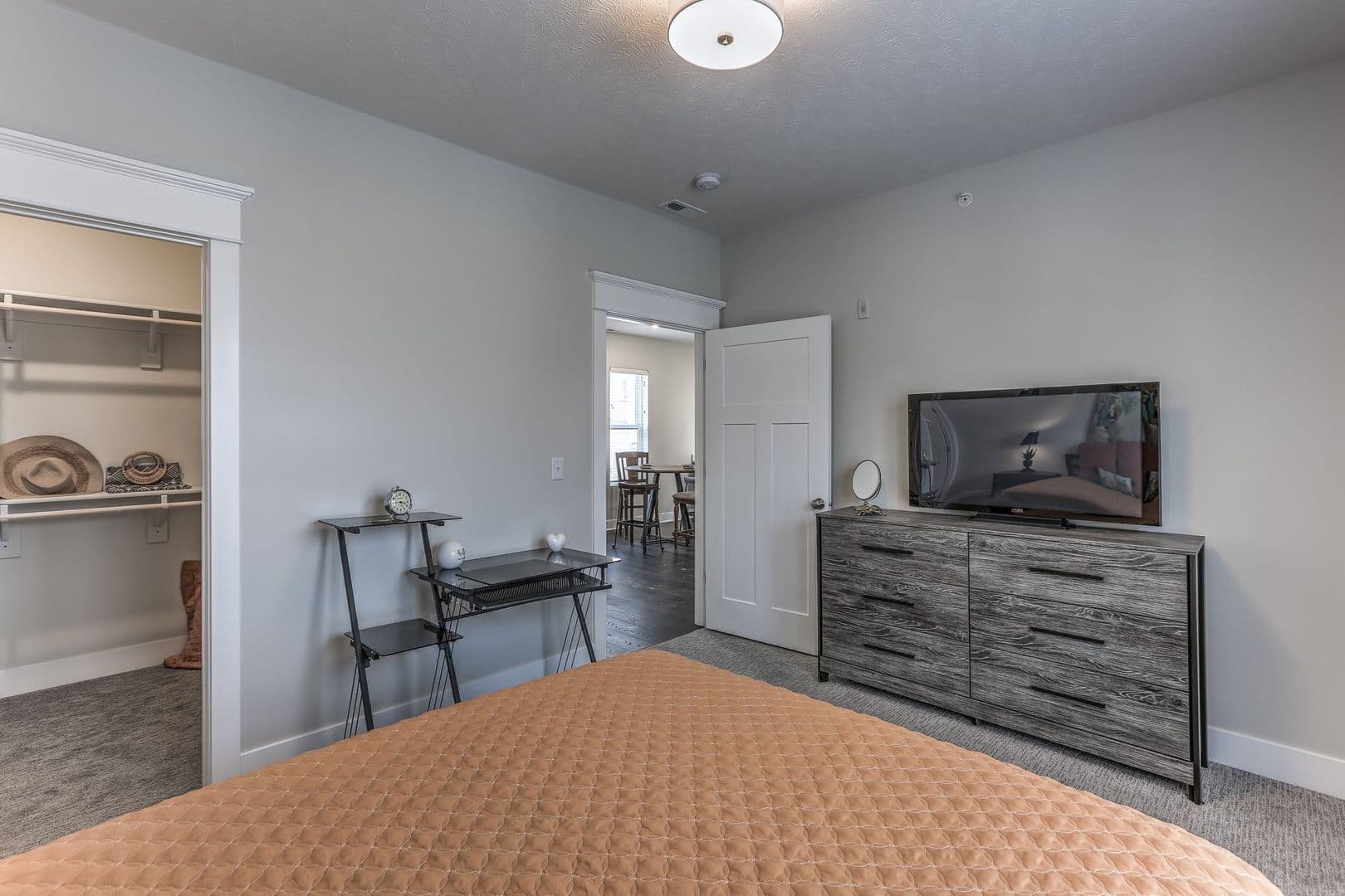 Omaha Apartment: 13178 Lincoln Road