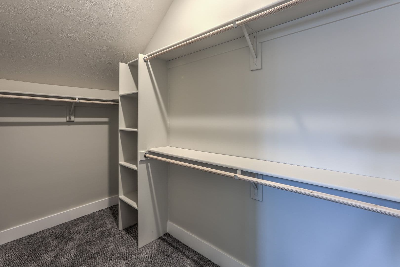 Omaha Apartment: 13178 Lincoln Road