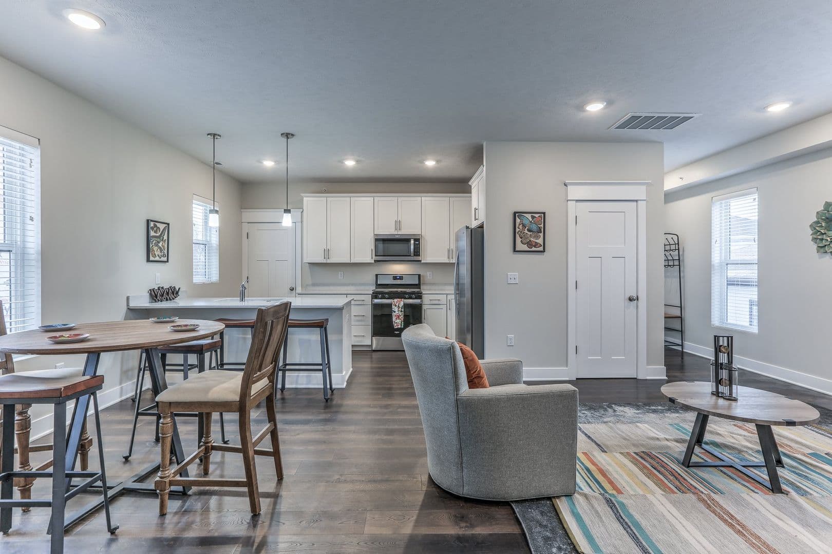 Omaha Apartment: 13178 Lincoln Road