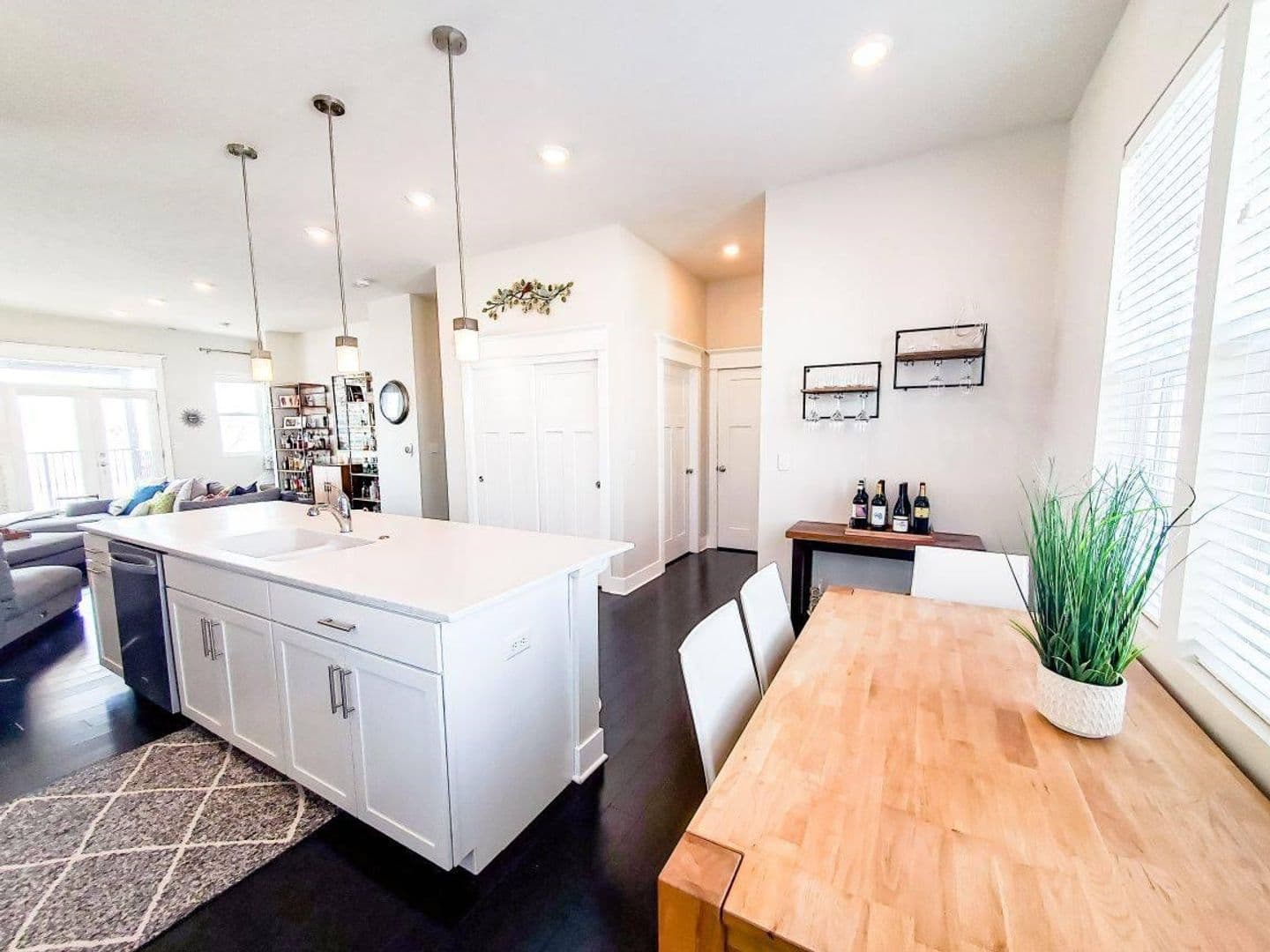 Omaha Apartment: 13178 Lincoln Road