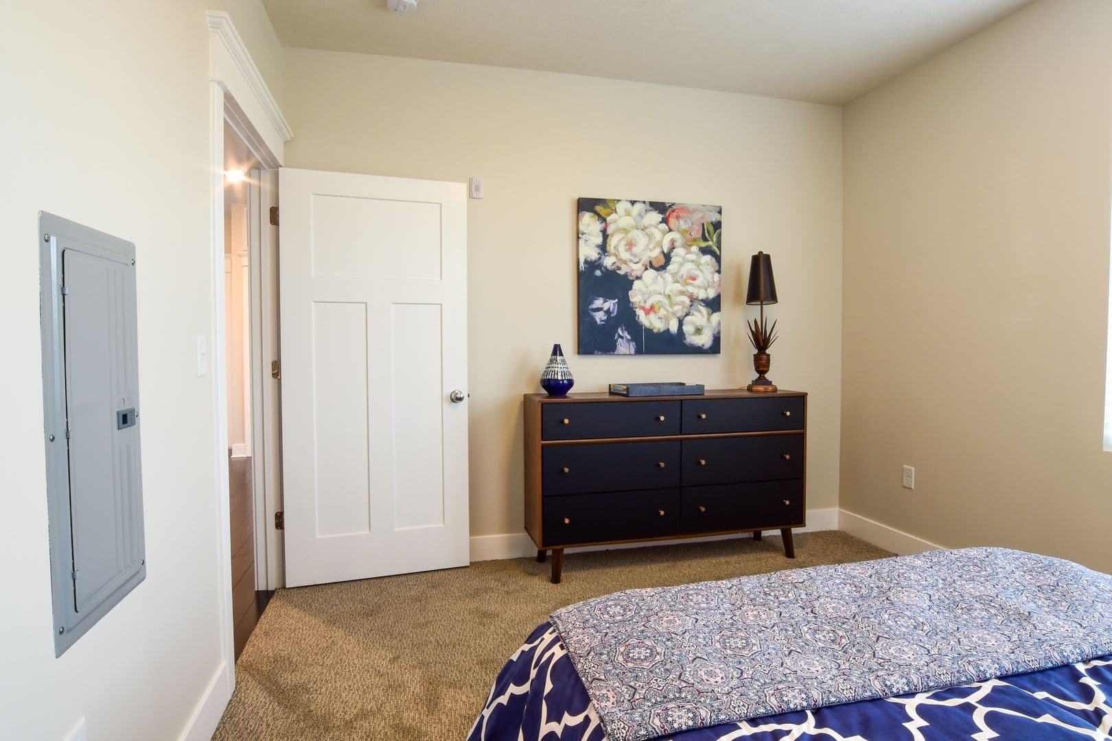 Omaha Apartment: 13108 Lincoln Road