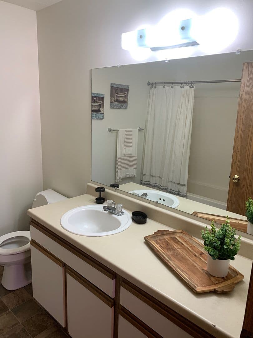 Ashville Apartment: 800 Long Street