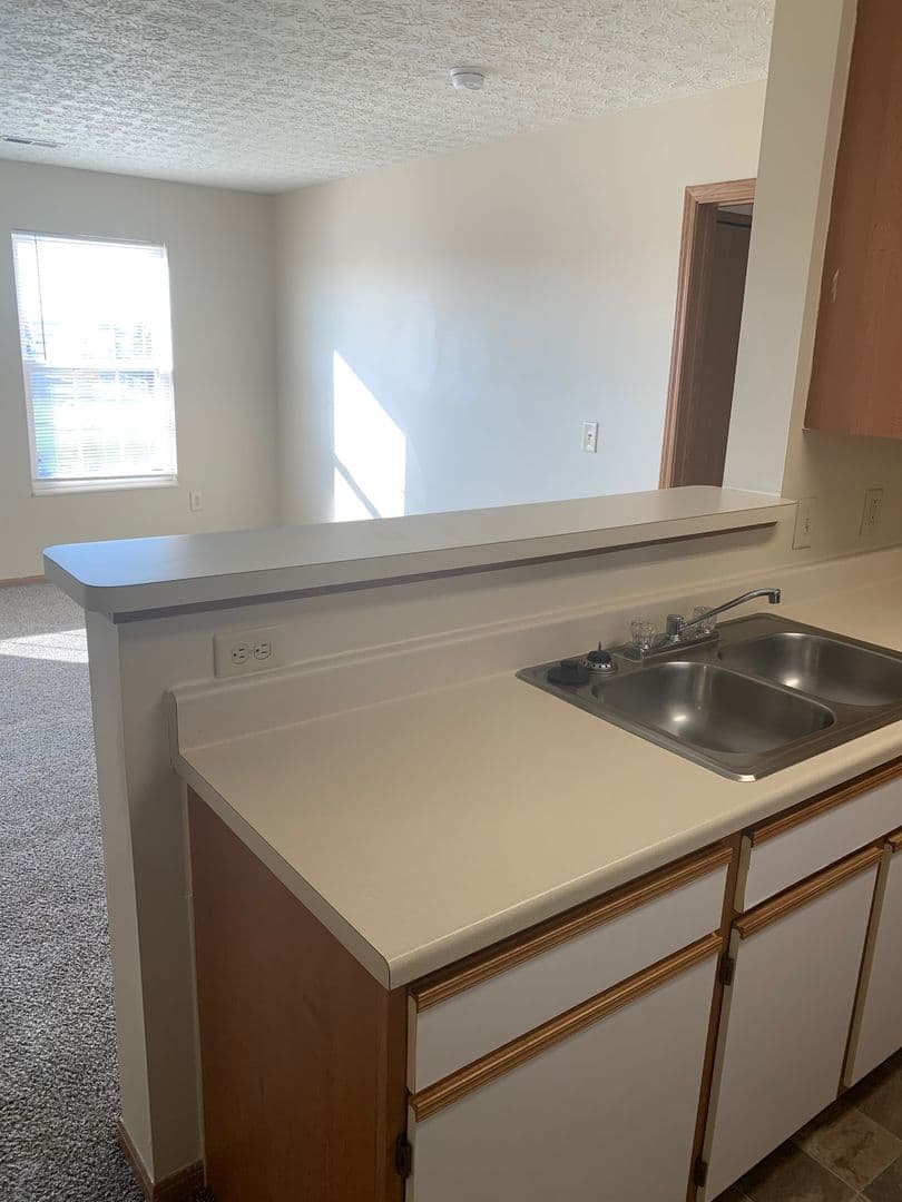 Ashville Apartment: 800 Long Street