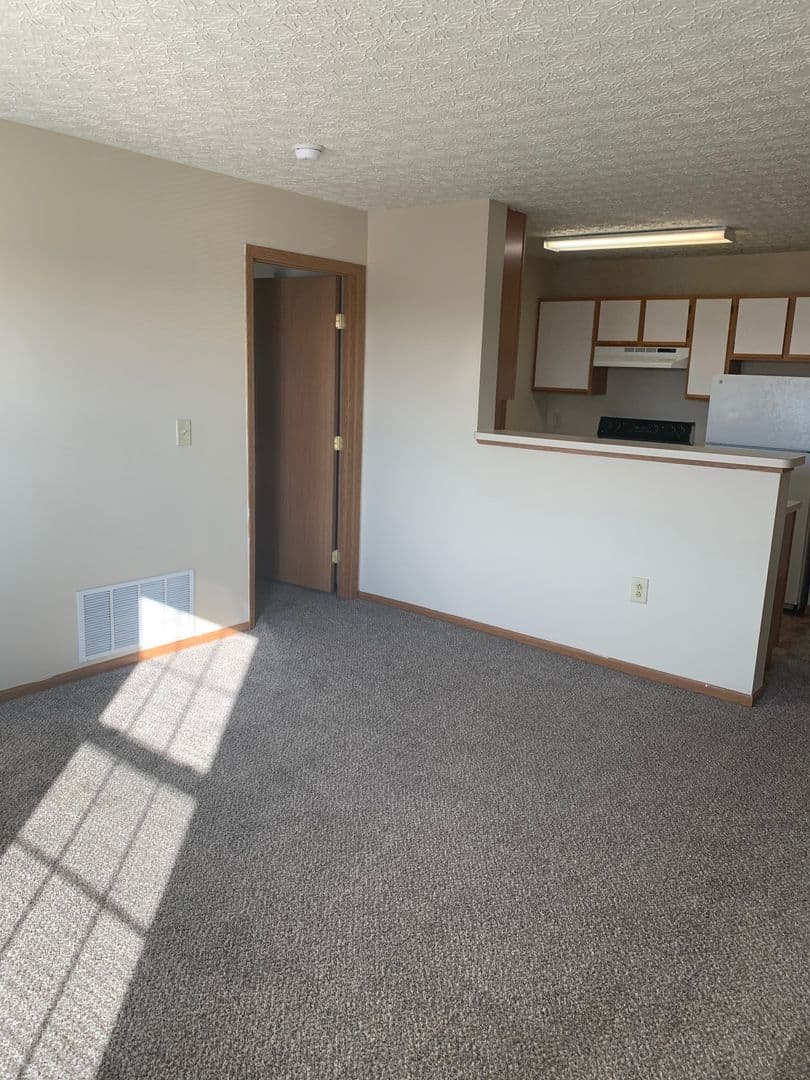 Ashville Apartment: 800 Long Street