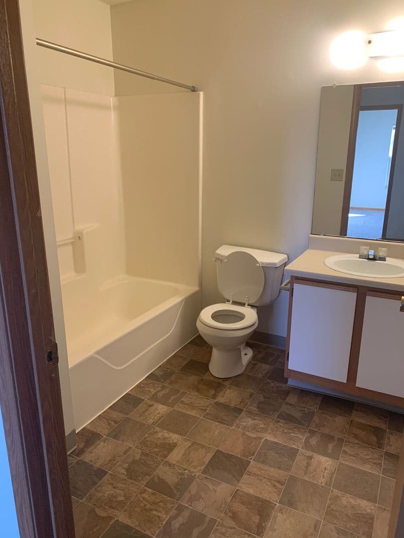 Ashville Apartment: 800 Long Street