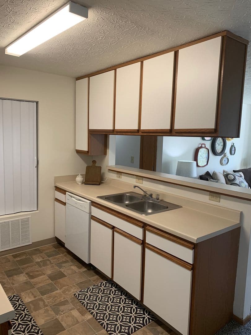Ashville Apartment: 800 Long Street