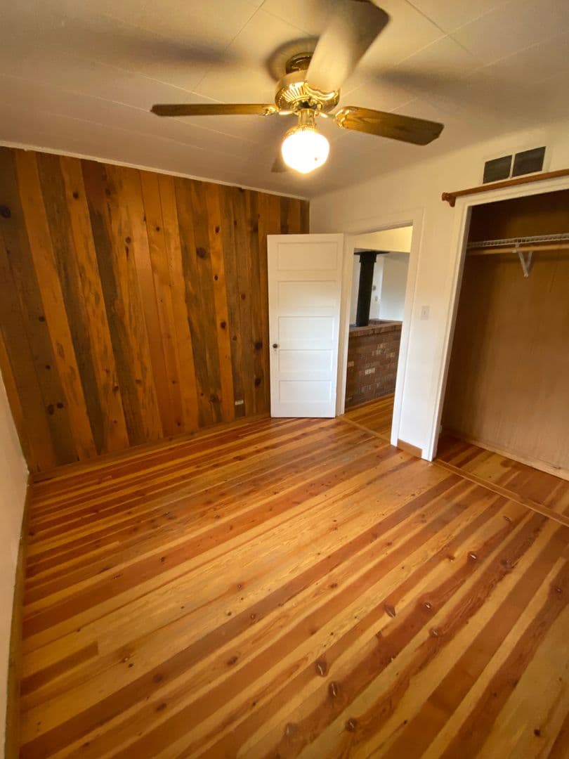 Bend Apartment: 716 NE Quimby