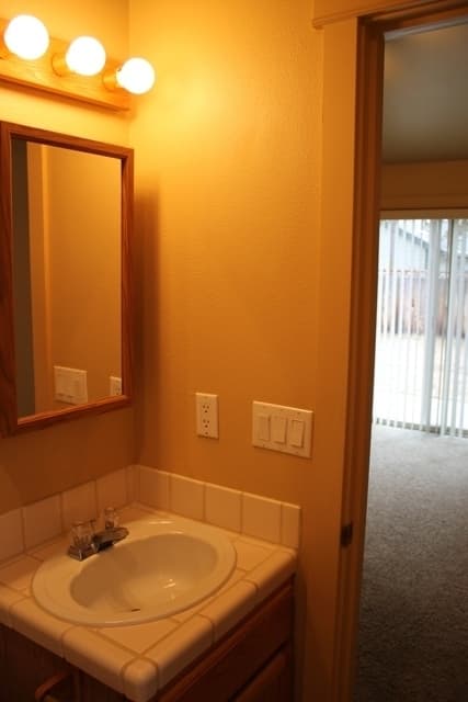 Bend House: 17210 Gadwall Rd.