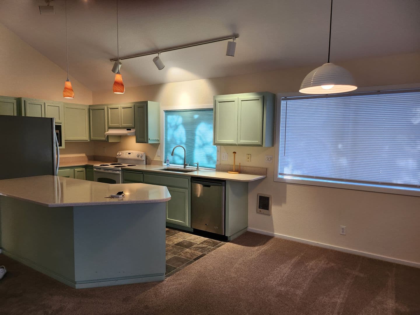 Bend House: 55681 Wagon Master Way