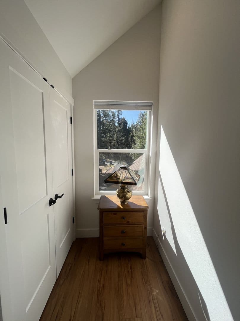 Bend House: 17169 Merganser Dr.