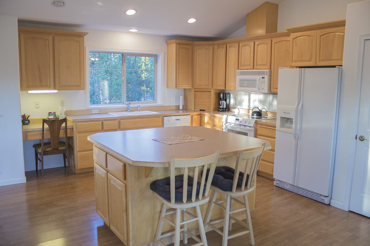 Bend House: 17079 Merganser