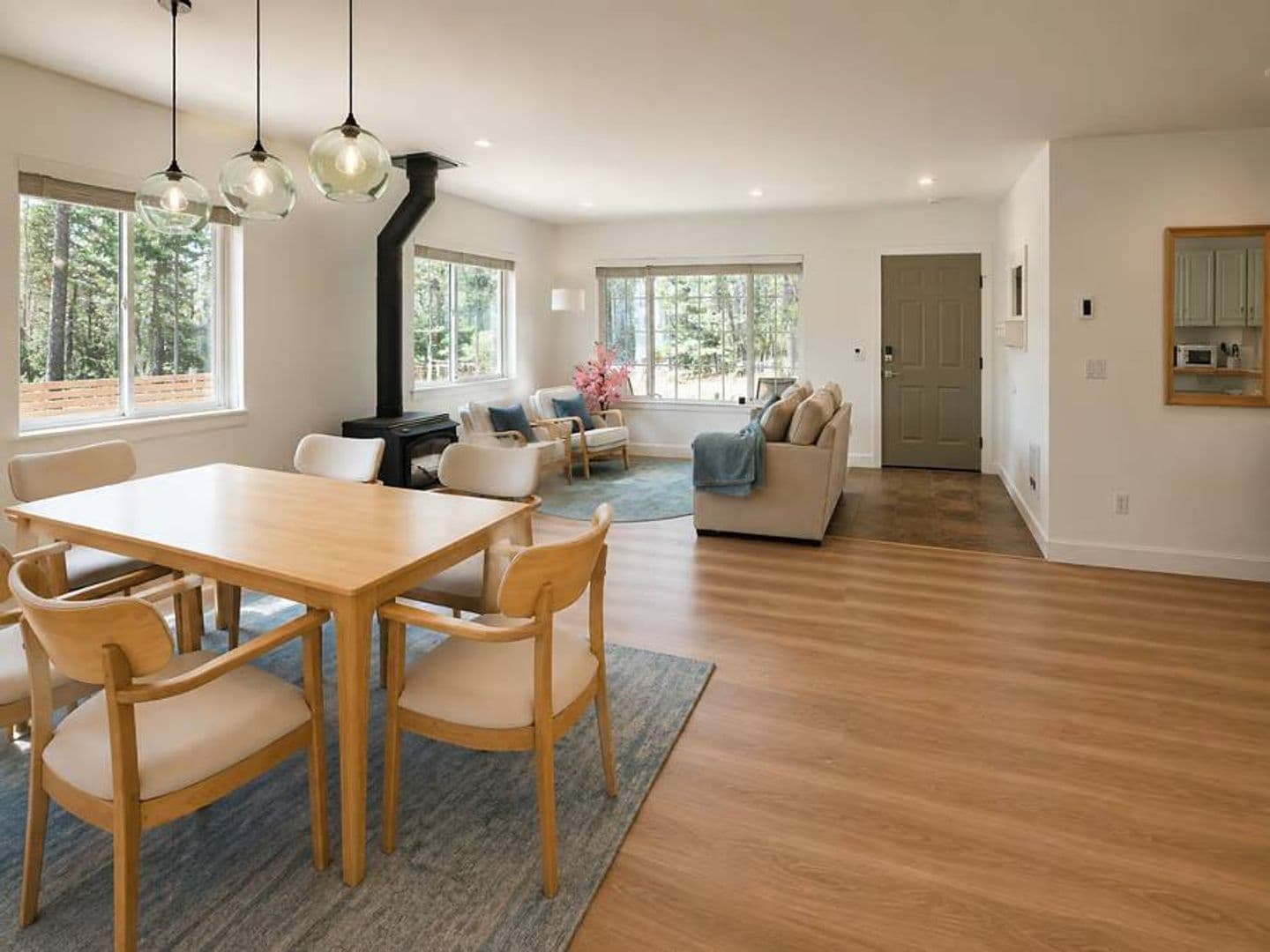 Bend House: 55453 Gross Dr