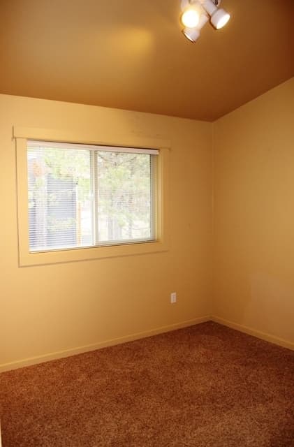 Bend House: 17210 Gadwall Rd.