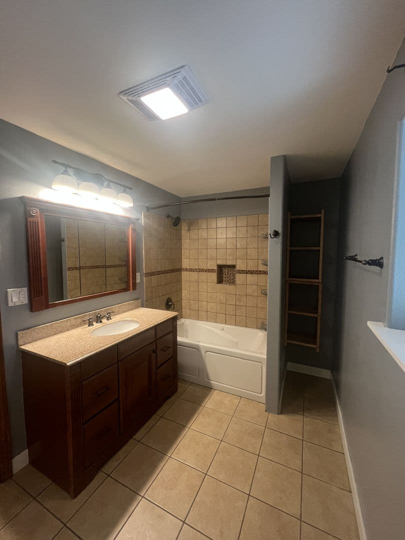 Bend House: 55768 Snow Goose Rd.