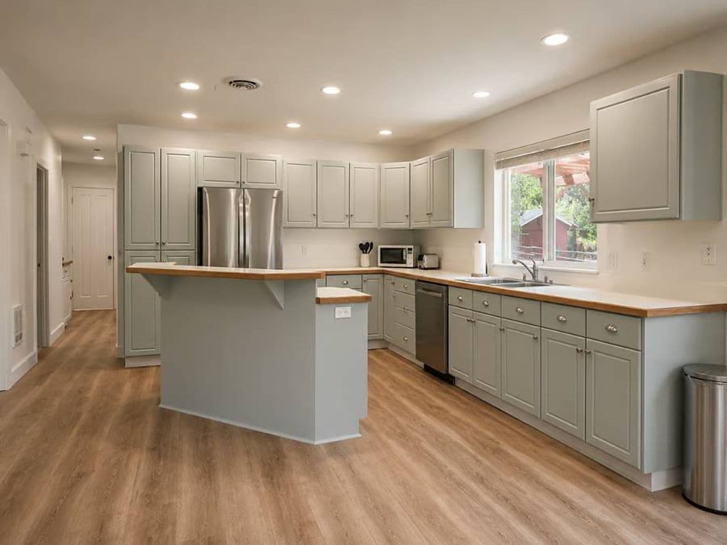 Bend House: 55453 Gross Dr