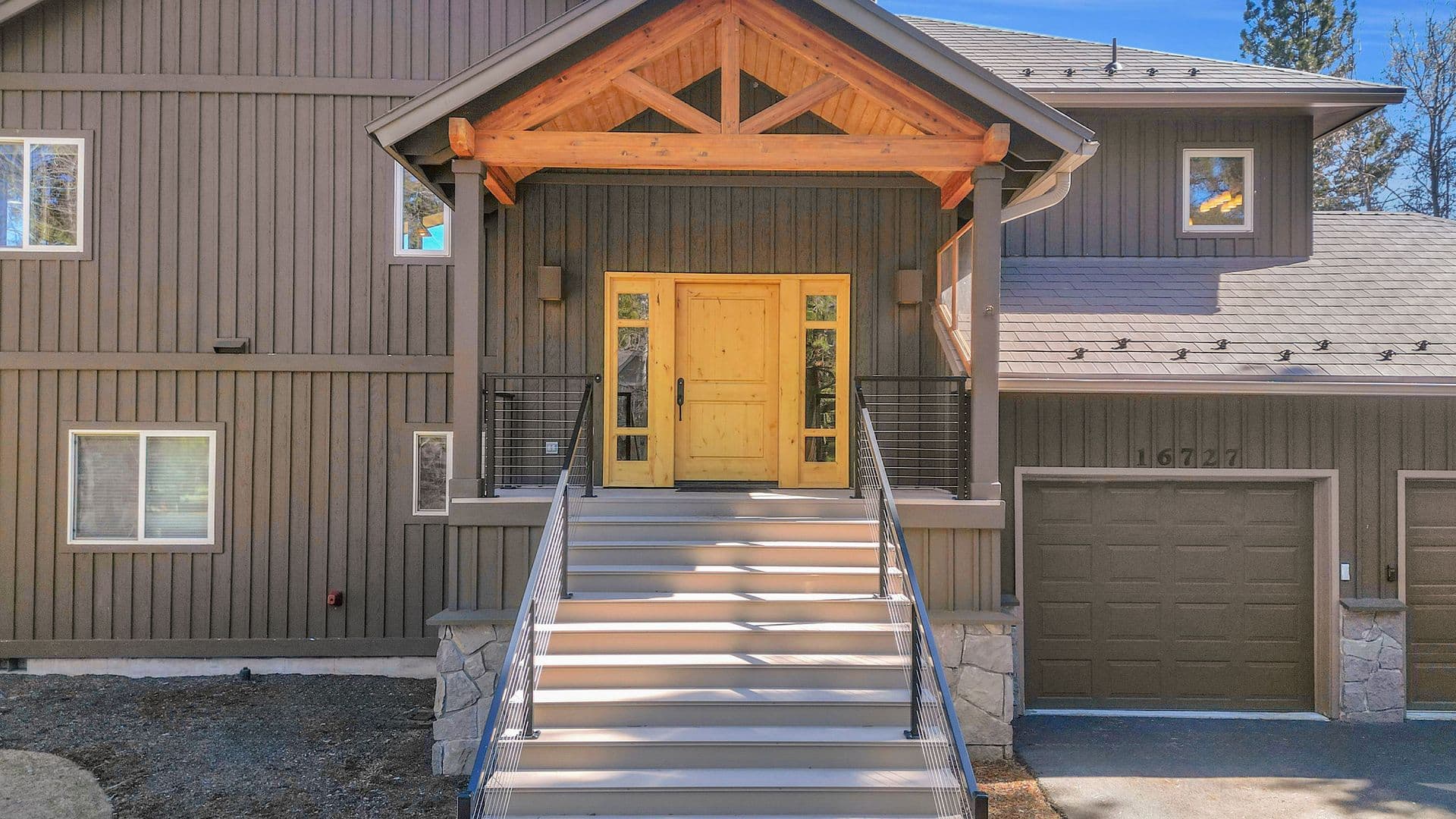 Bend House: 16727 Pony Express