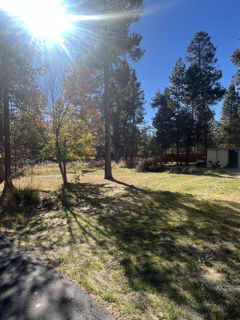 La Pine House: 53761 Day Rd.