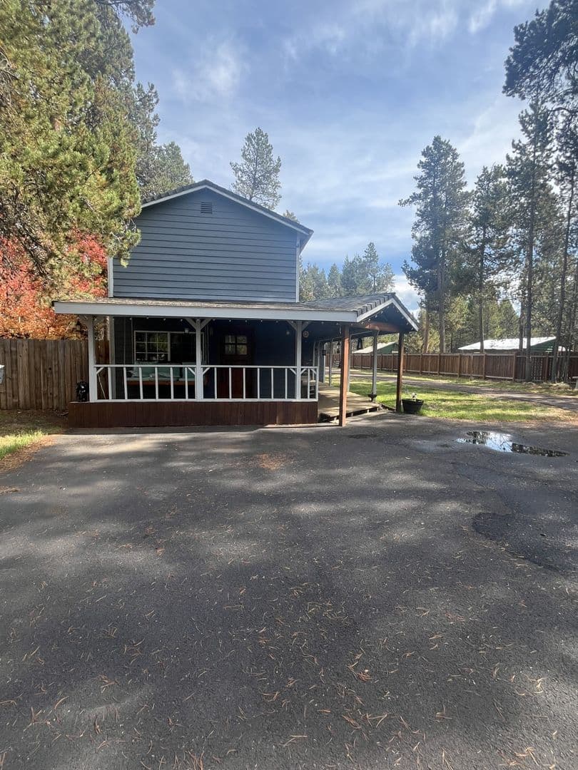 Bend House: 55768 Snow Goose Rd.