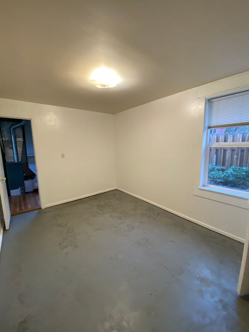 Bend Apartment: 716 NE Quimby