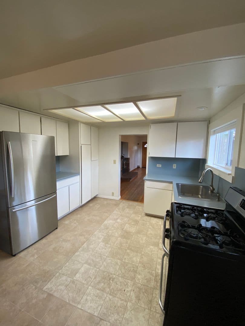 Bend Apartment: 716 NE Quimby