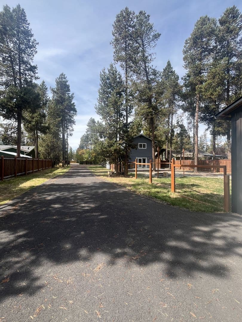 Bend House: 55768 Snow Goose Rd.