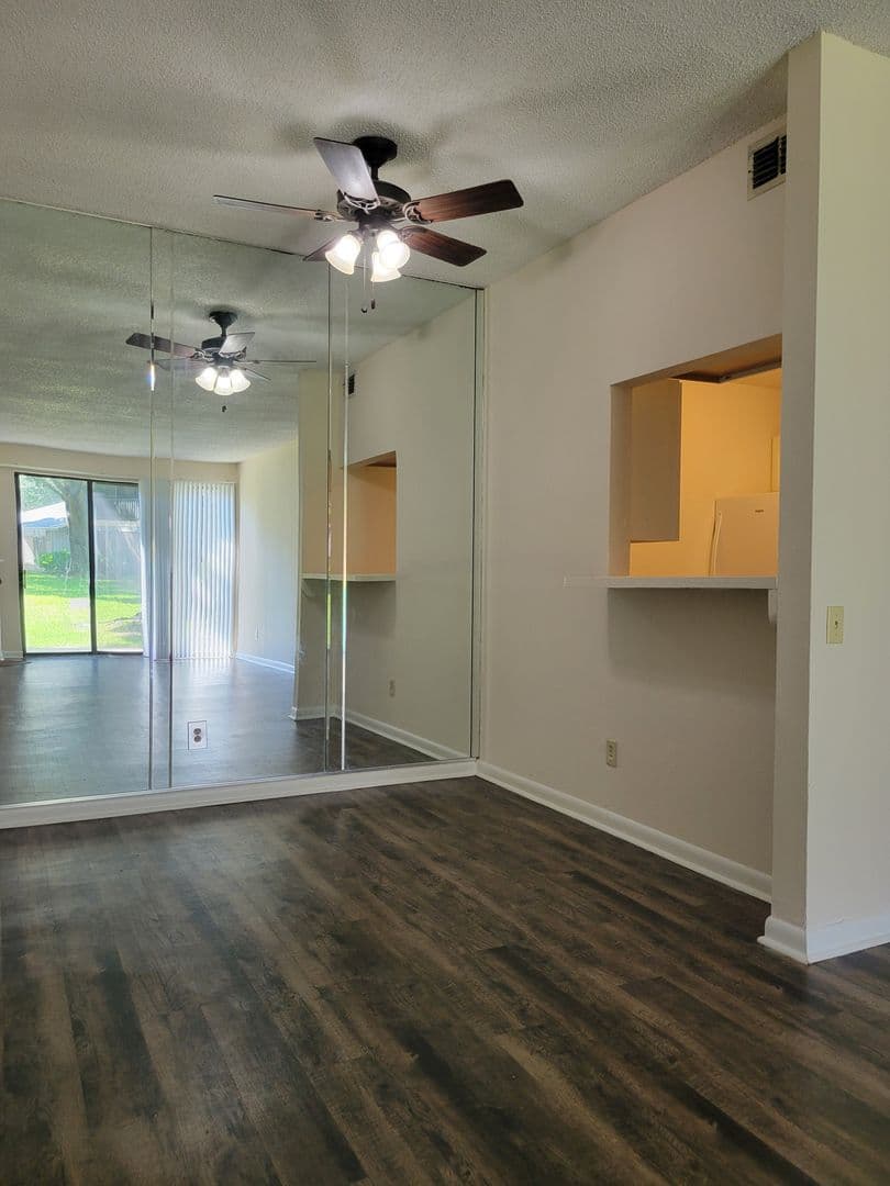 Winter Haven House: 2040 San Marcos Drive, #106