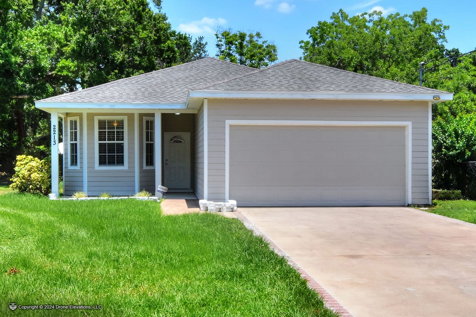 Winter Haven House: 2213 W Central Ave