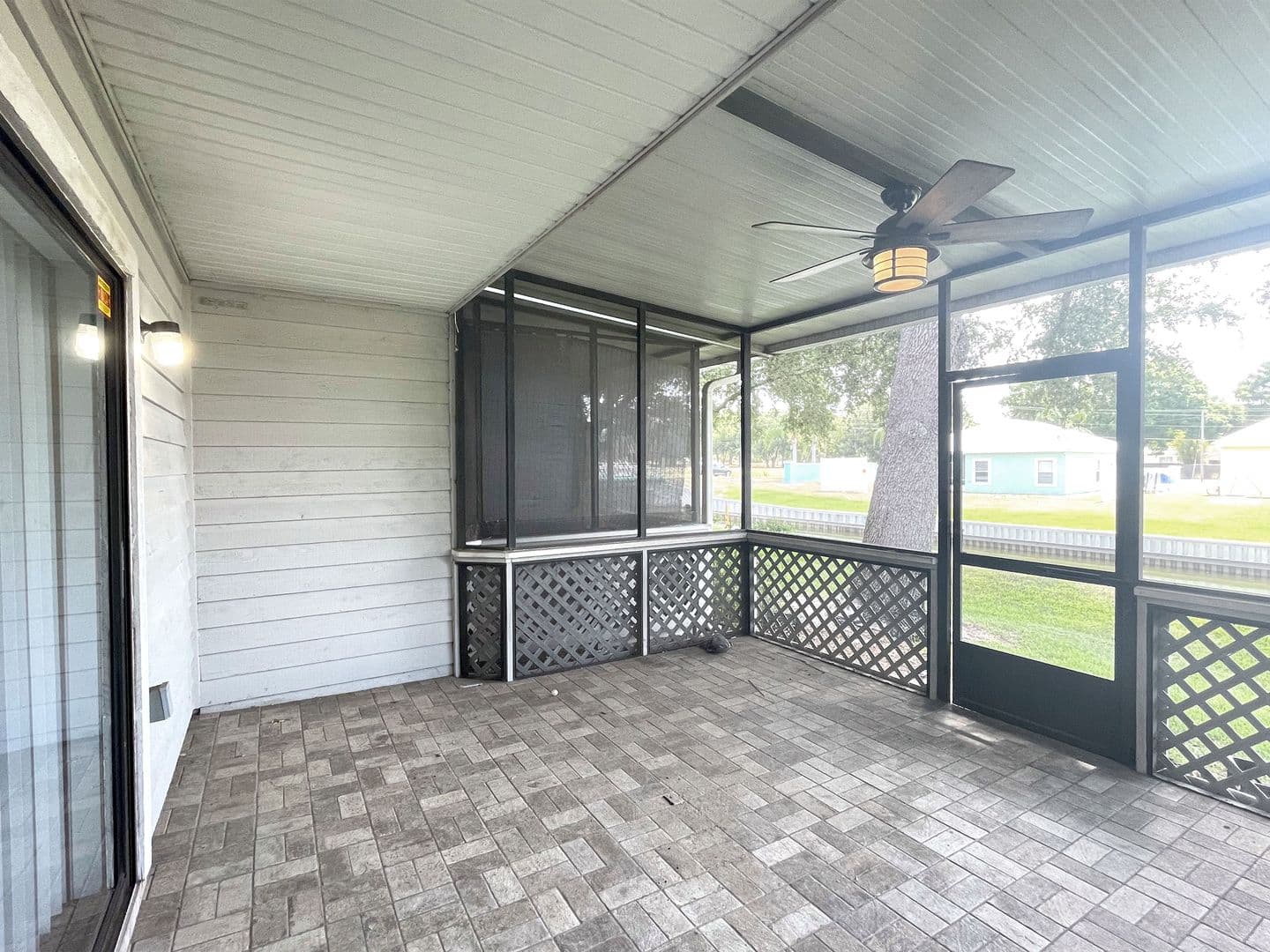 Winter Haven Townhome: 307 Orange Blossom Drive