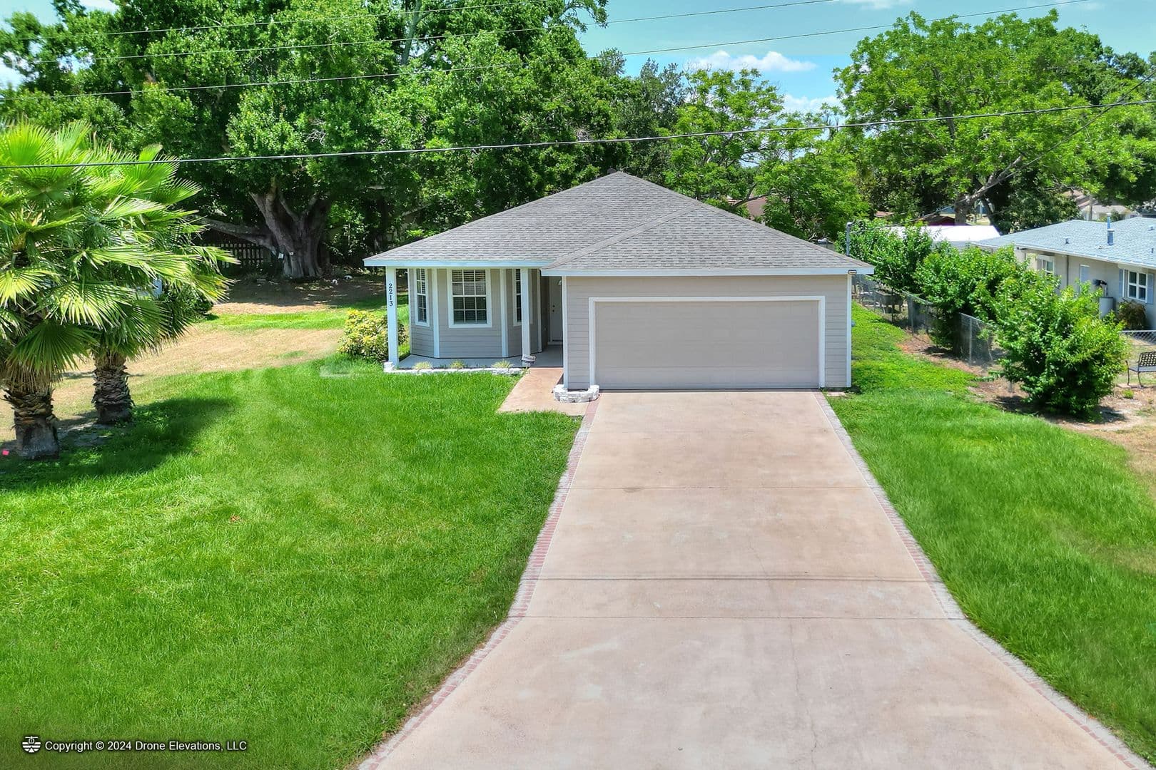 Winter Haven House: 2213 W Central Ave