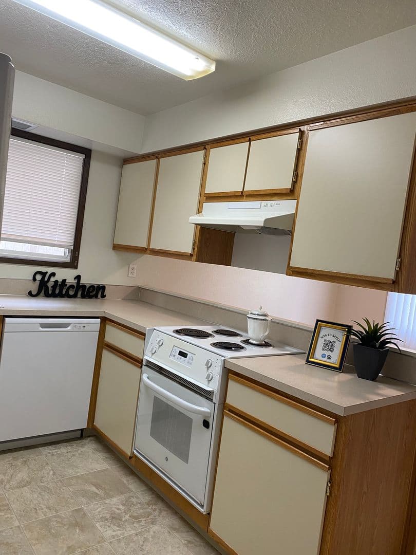 Beaverton Apartment: 11835 SW Ridgecrest Drive